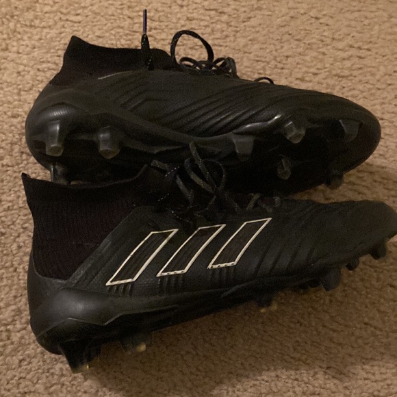 Adidas predator 18.1 FG soccer boot. Black and white colorway. Used - Picture 2 of 2